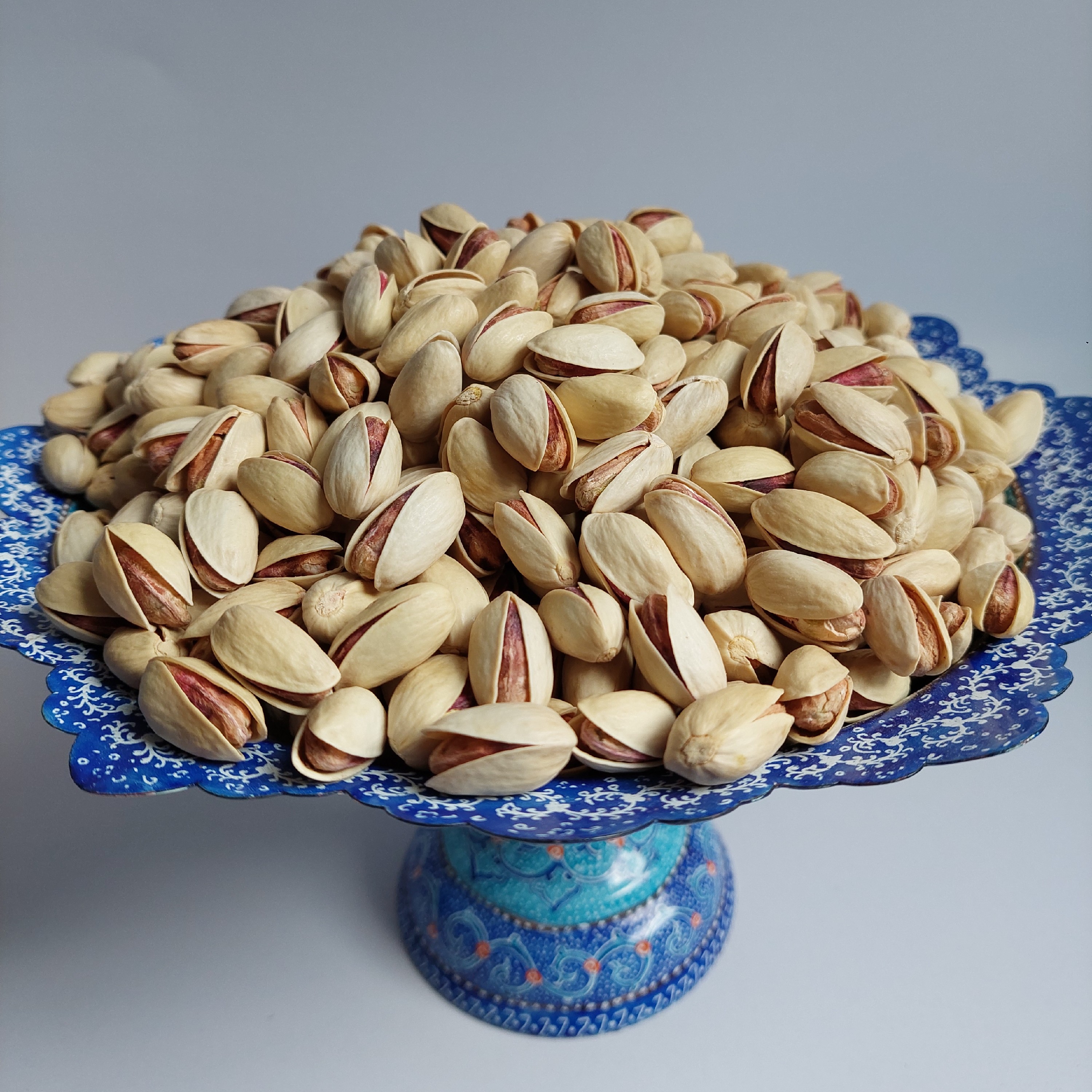 پسته احمدآقایی خام تازه 1000 گرمی برداشت مهرماه1403( مستقیم از کشاورز )