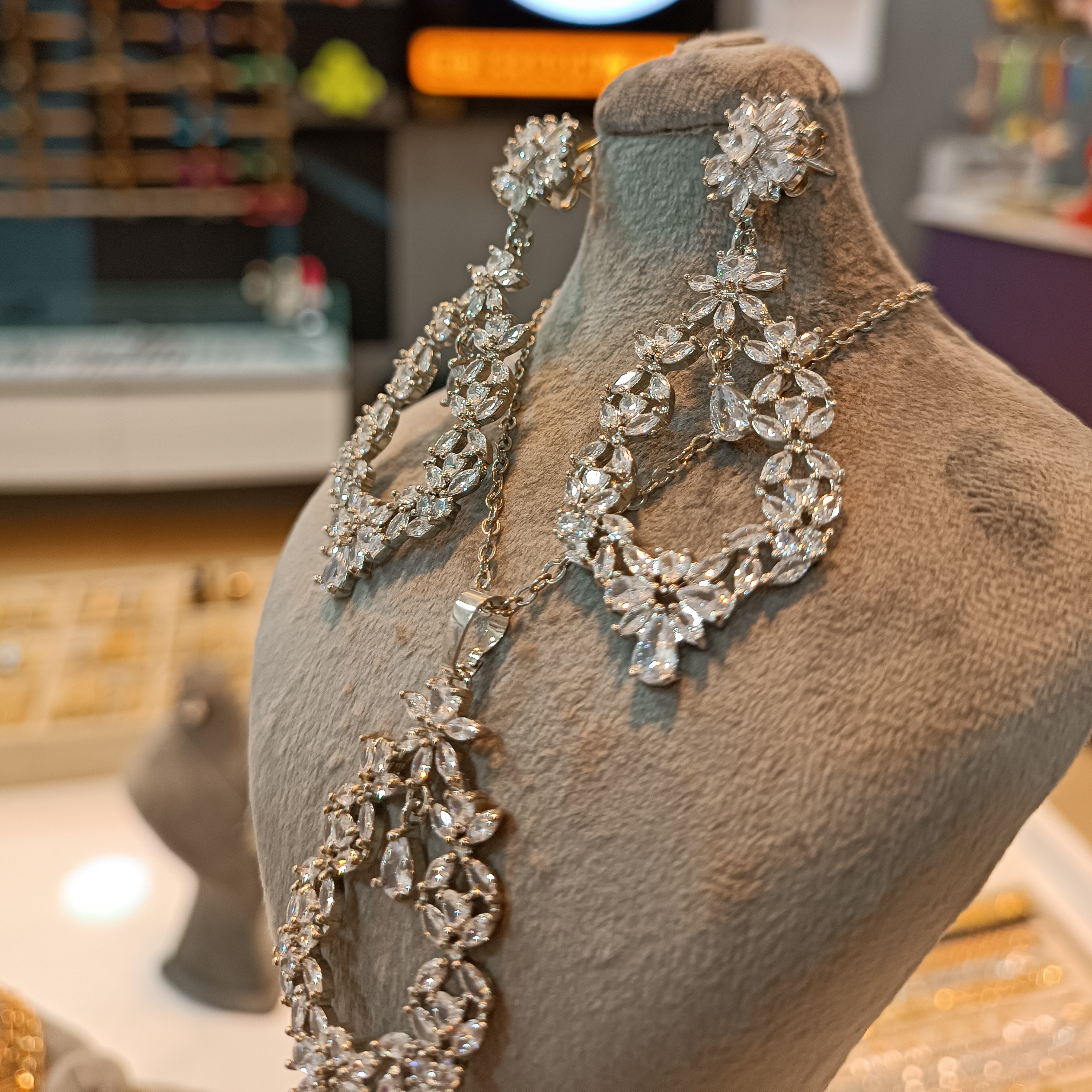 نیمست جواهری ، برند YSX