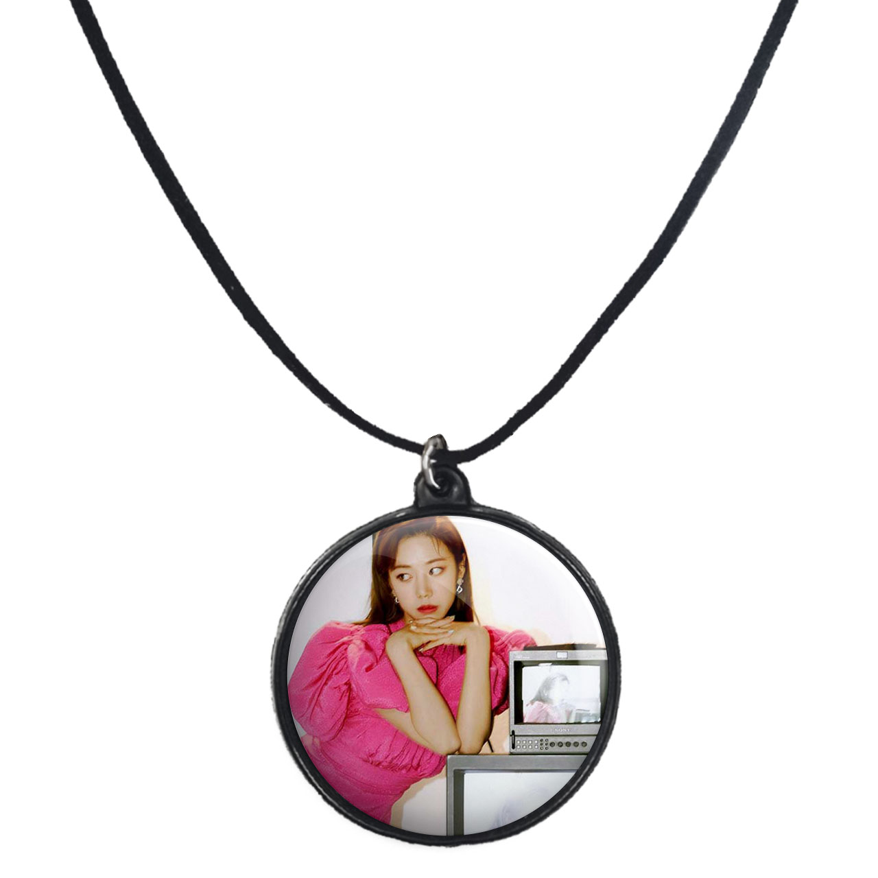 گردنبند پرمانه طرح Apinkگروه موسیقی کد pmb.12095مدل دو طرفه