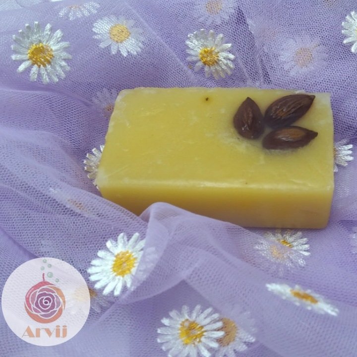 صابون دستساز طبیعی بادام و عسل (90 گرمی)