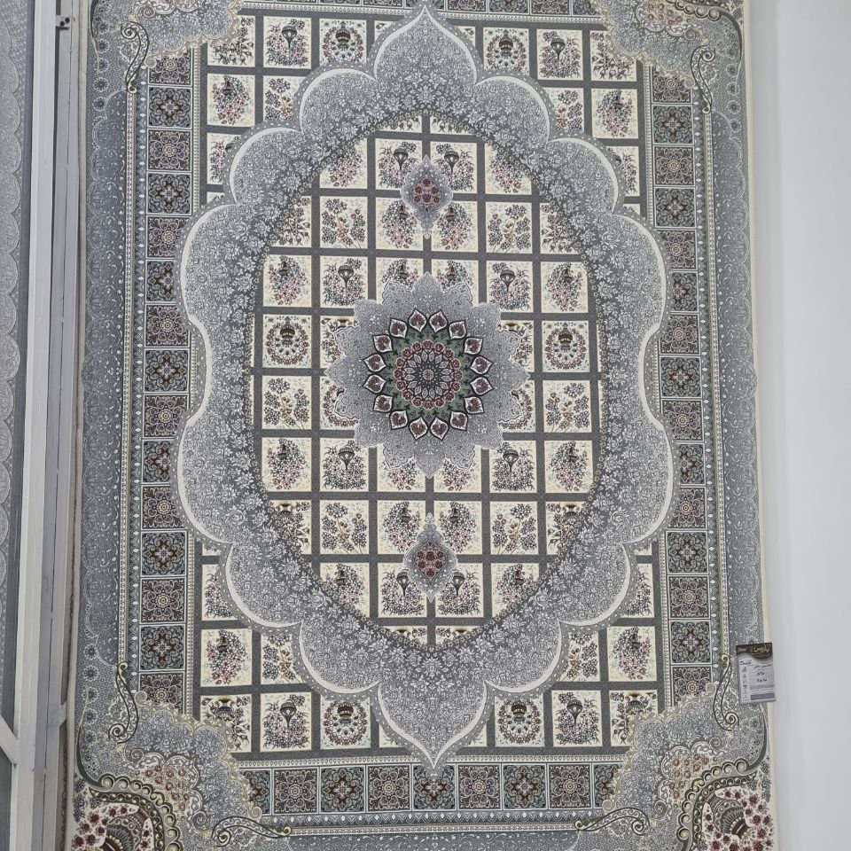 فرش پاتریس 700شانه تراکم 2550 طرح مانا کرم قالیچه 4متری