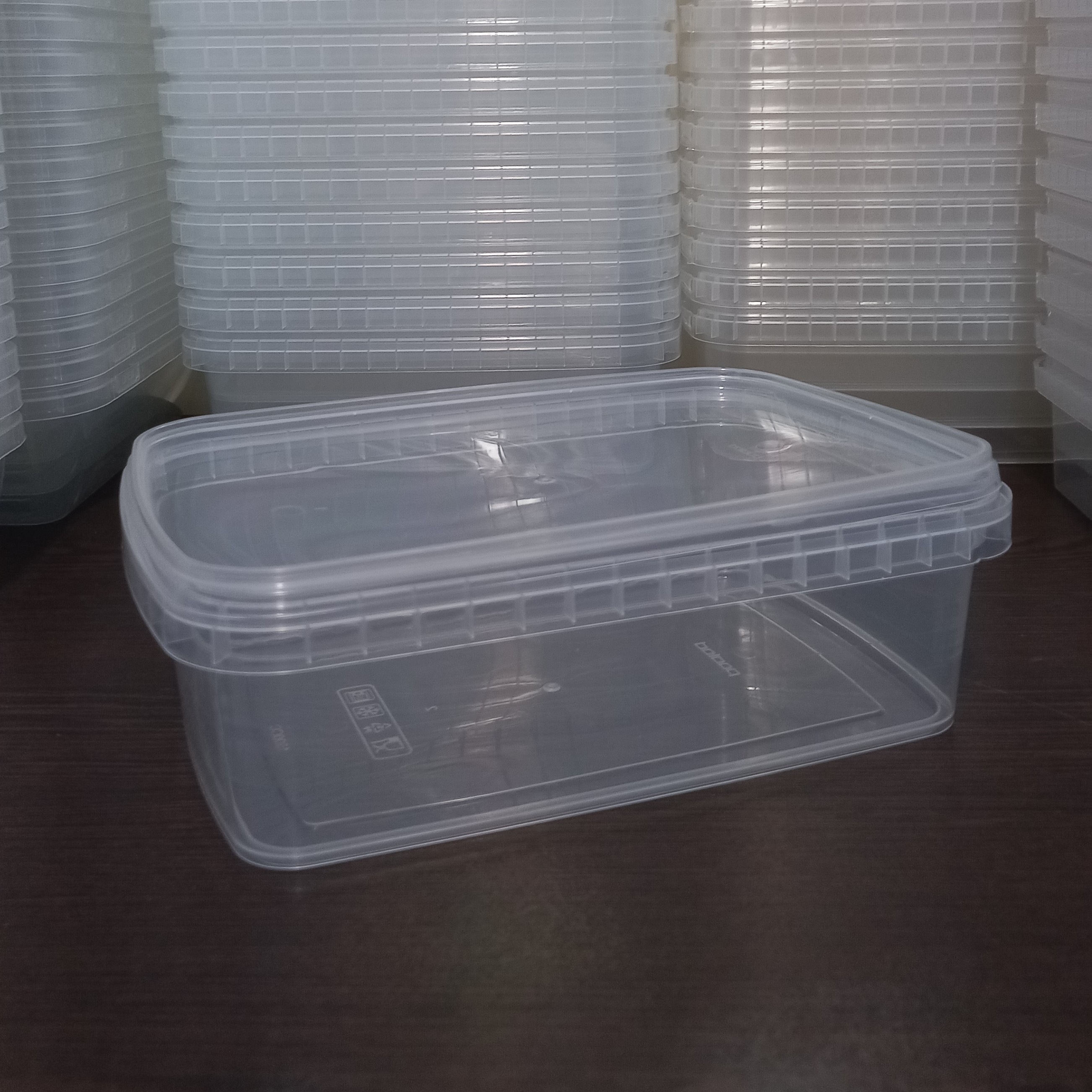 ظرف نظم دهنده فریزر سایز 1500 سی سی،قابل استفاده در فریزر و ماکروفر،درب کیپ شونده،مناسب برای 4 الی 5 تکه مرغ،گوشت خورشتی