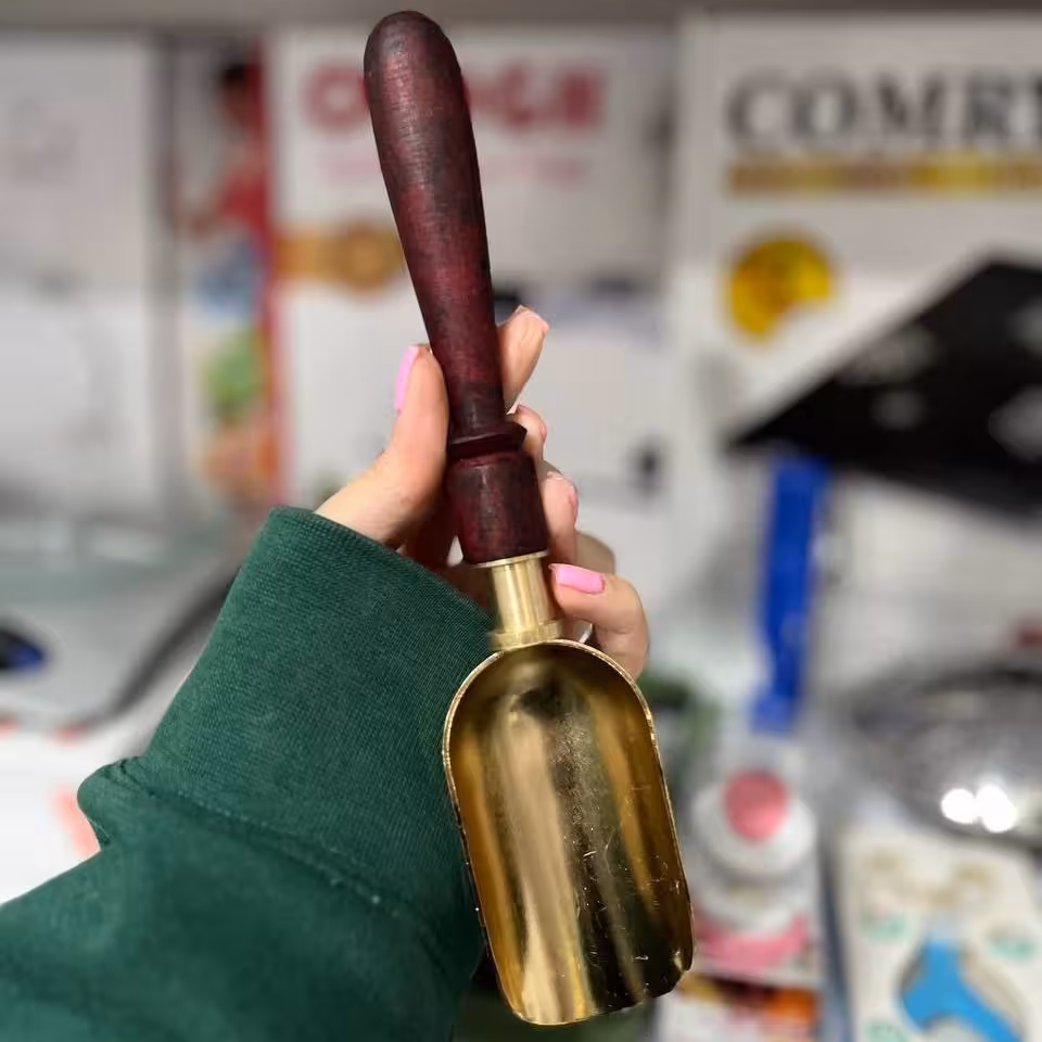 قاشق آجیل طلایی دسته چوبی و سر فلزی مقاوم طول 20 سانتی متر با تخفیف ویژه