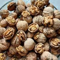 گردو  ممتاز  اصل تویسرکان وزن 1500 گرم محصولات خانگی زبانزد