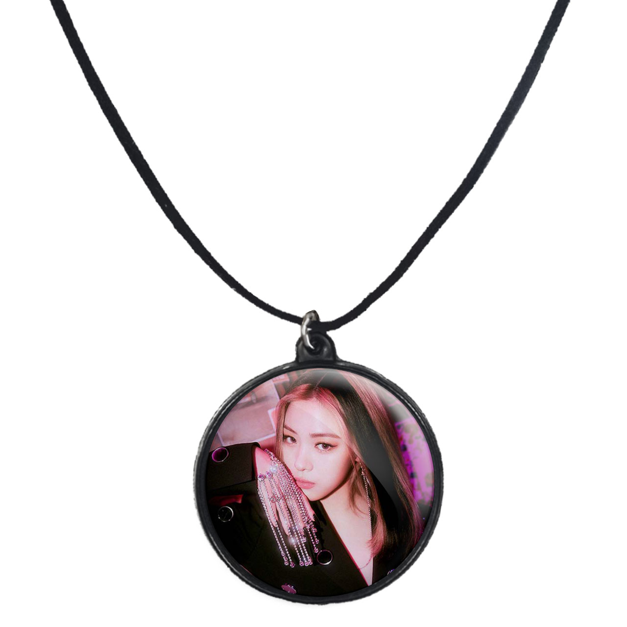 گردنبند پرمانه طرح گروه موسیقی ایتزی کد pmb.13238 مدل دو طرفه