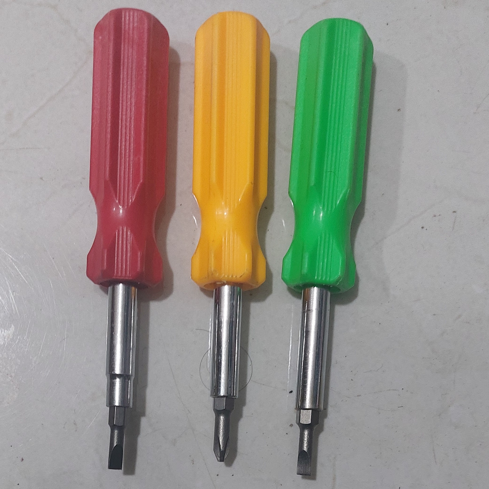 پیچ گوشتی چهار سر سو