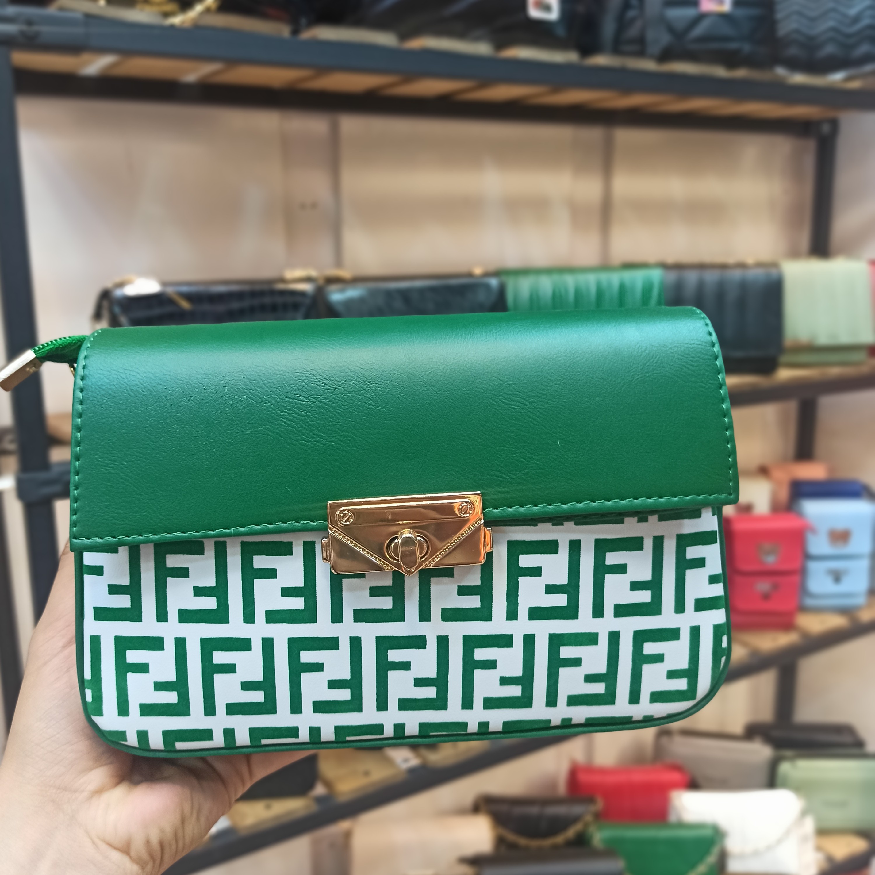 کیف دوشی زنانه