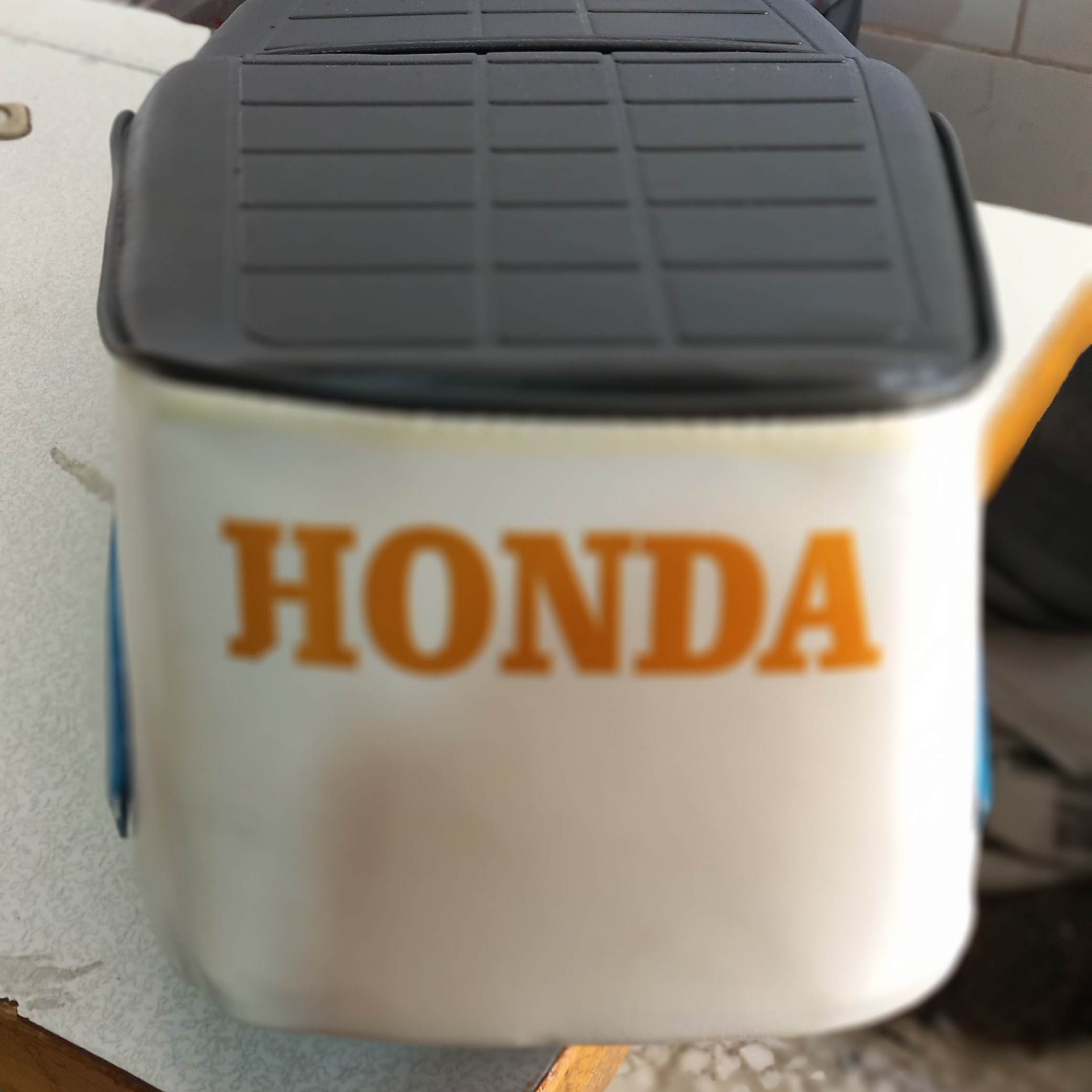 زین موتور سیکلت HAMTAZ HONDA CDI سفید مشکی کیفیت و زیبایی