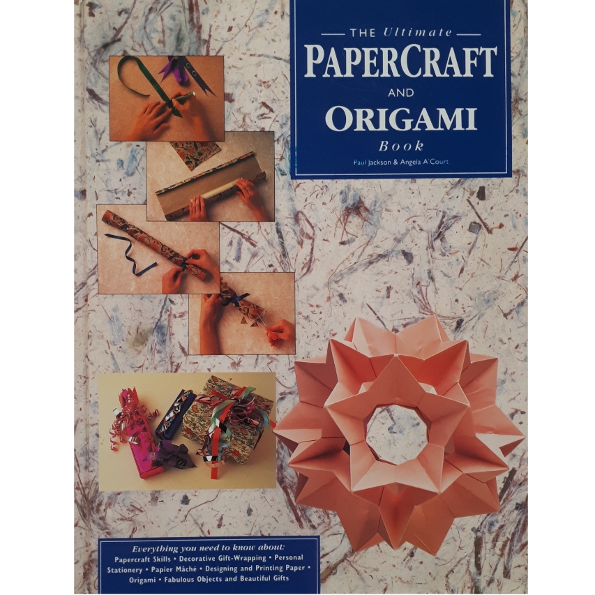 كتاب THE ULTIMATE PAPERCRAFT AND ORIGAMI BOOK اثر Ngel Jackson  انتشارات ULTIMATE EDITIONS