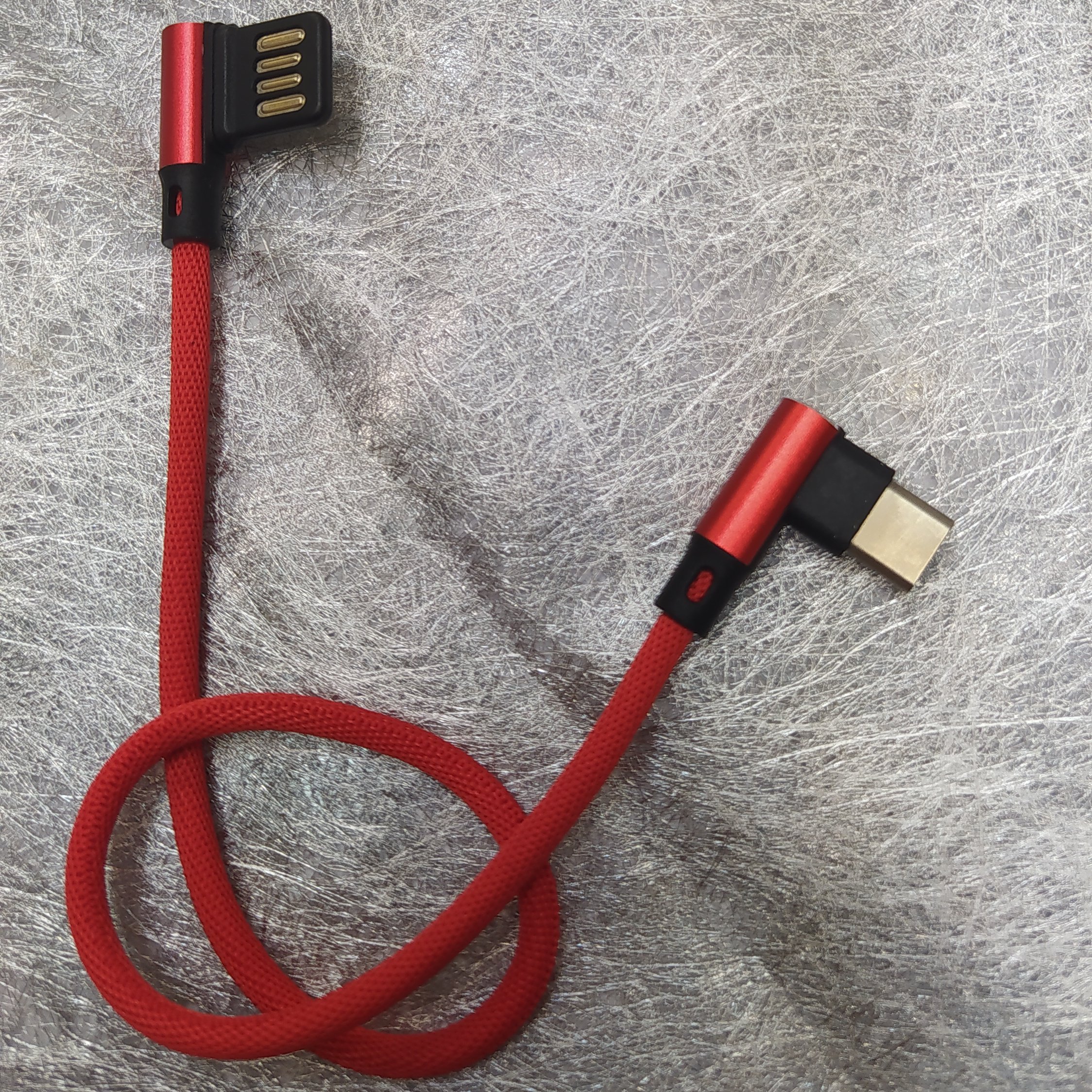 کابل پاور بانک ورودی type.c دارای محافظ کابل بسیار مقاوم در سه رنگ مختلف