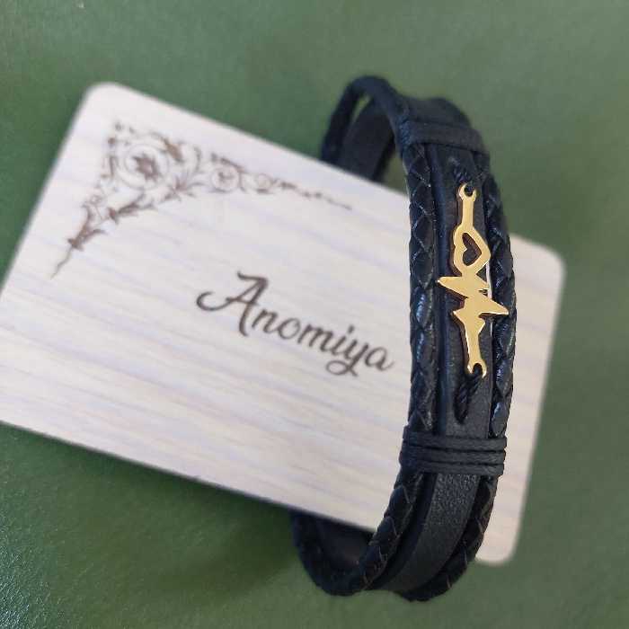 دستبند چرم  ضربان قلب دو گیس آنومیا با چرم کاملا طبیعی و با پلاک  و قفل دستبند رنگ ثابت  با یک سال گارانتی 