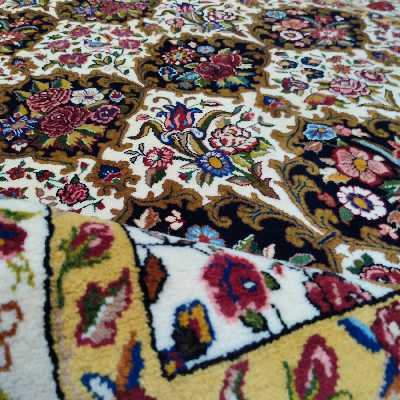 فرش دستبافت چهار متری طرح قاب گل رز کد AA82