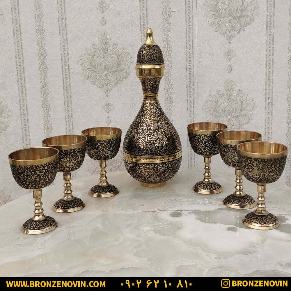 ست جام گیلاس خوری و بطری برنجی هندی طاووس سیاه قلم 7 تکه کد 3105
