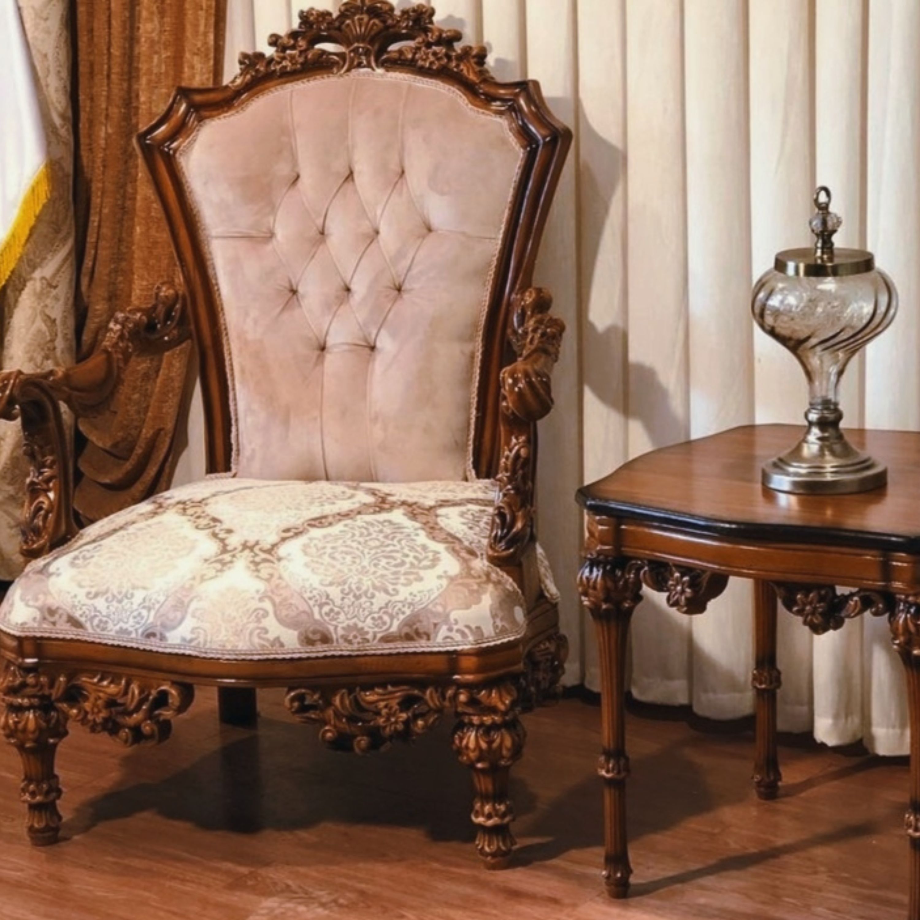 مبل سلطنتی مدل آبشاری