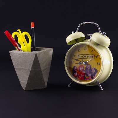 ساعت رومیزی طرح بلک پینک کد 716