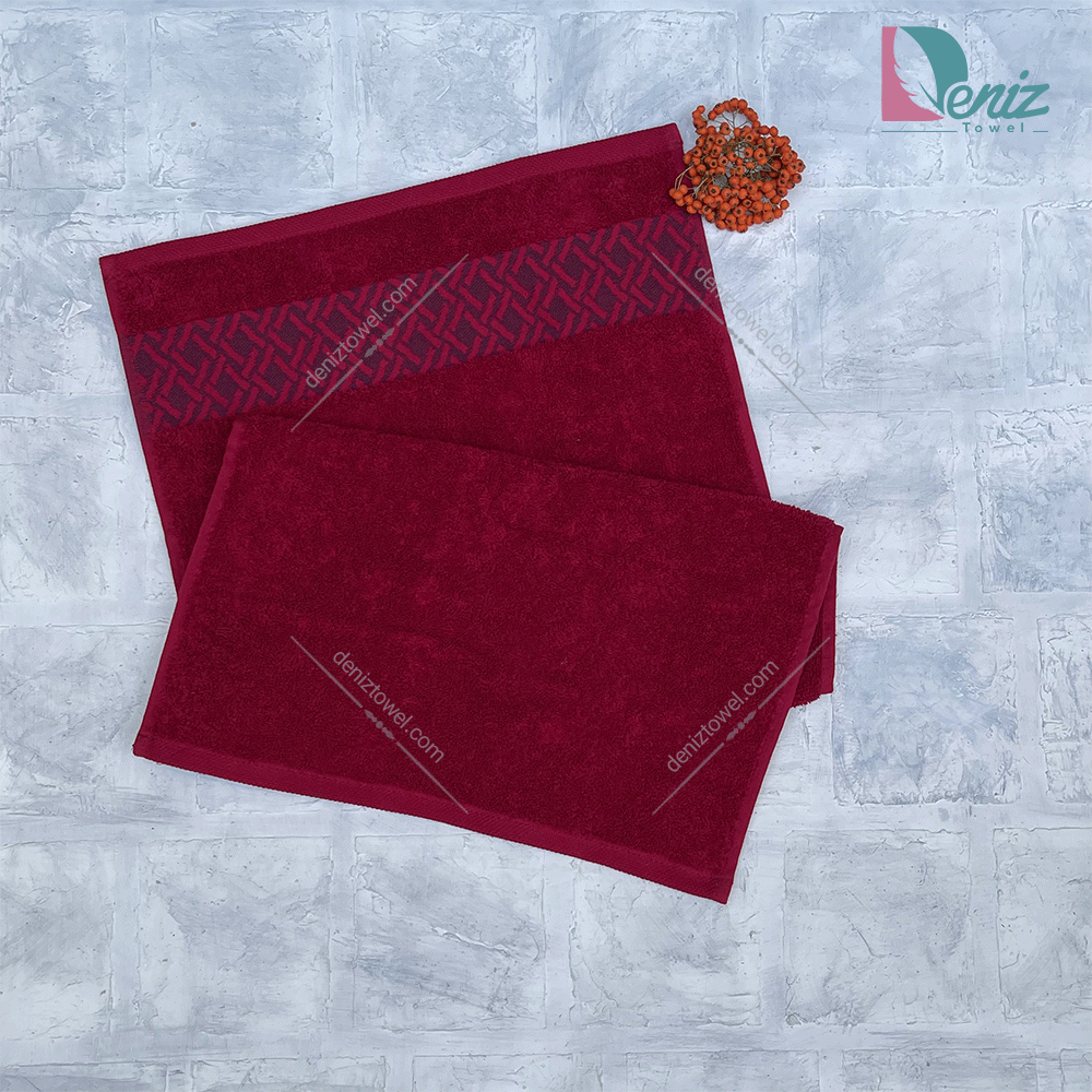 حوله دستی طرح لاین رنگ زرشکی