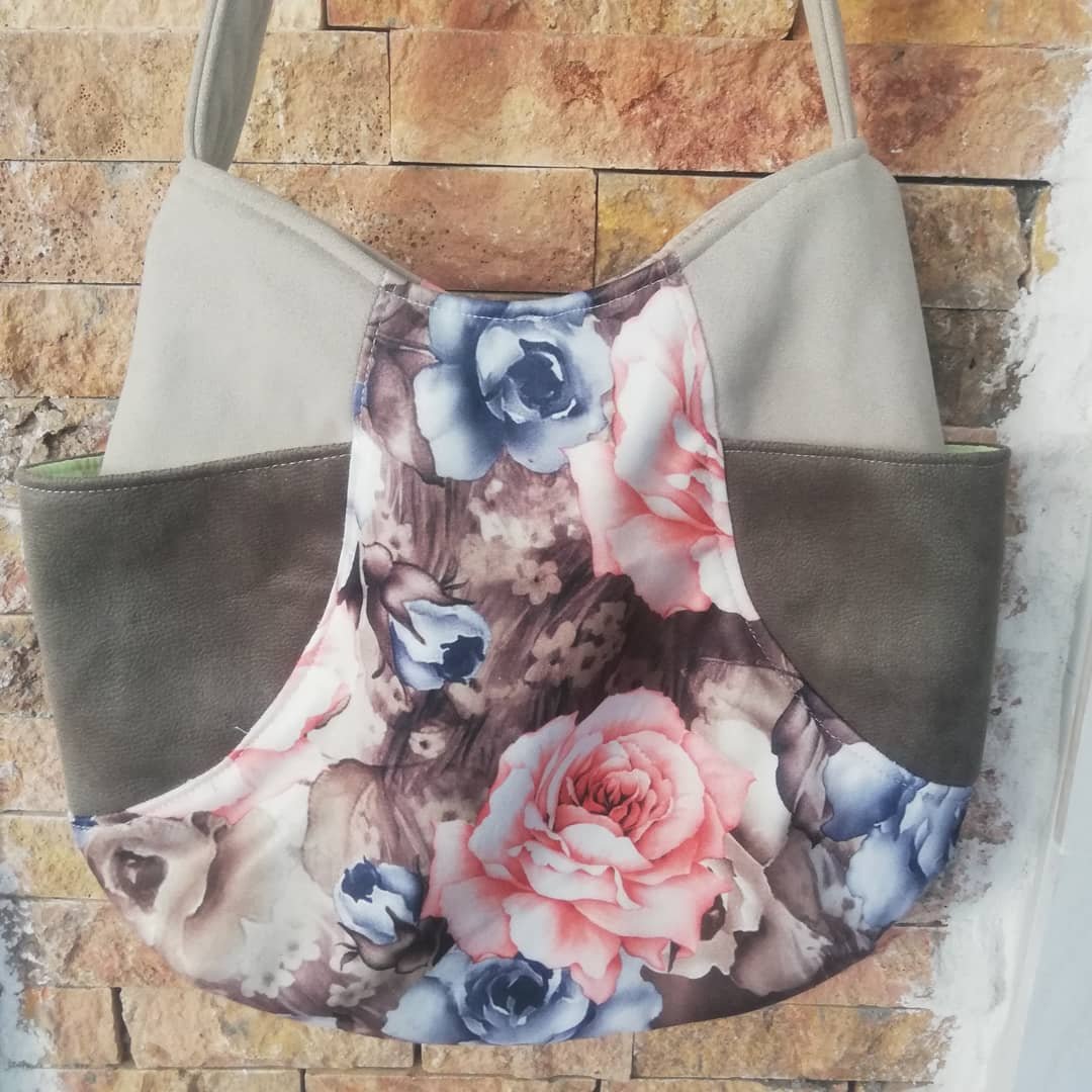 کیف بزرگ زنانه کیف دوشی زیپدار دوجیب پهلو همراه با جیب داخلی بند دوشی بلند