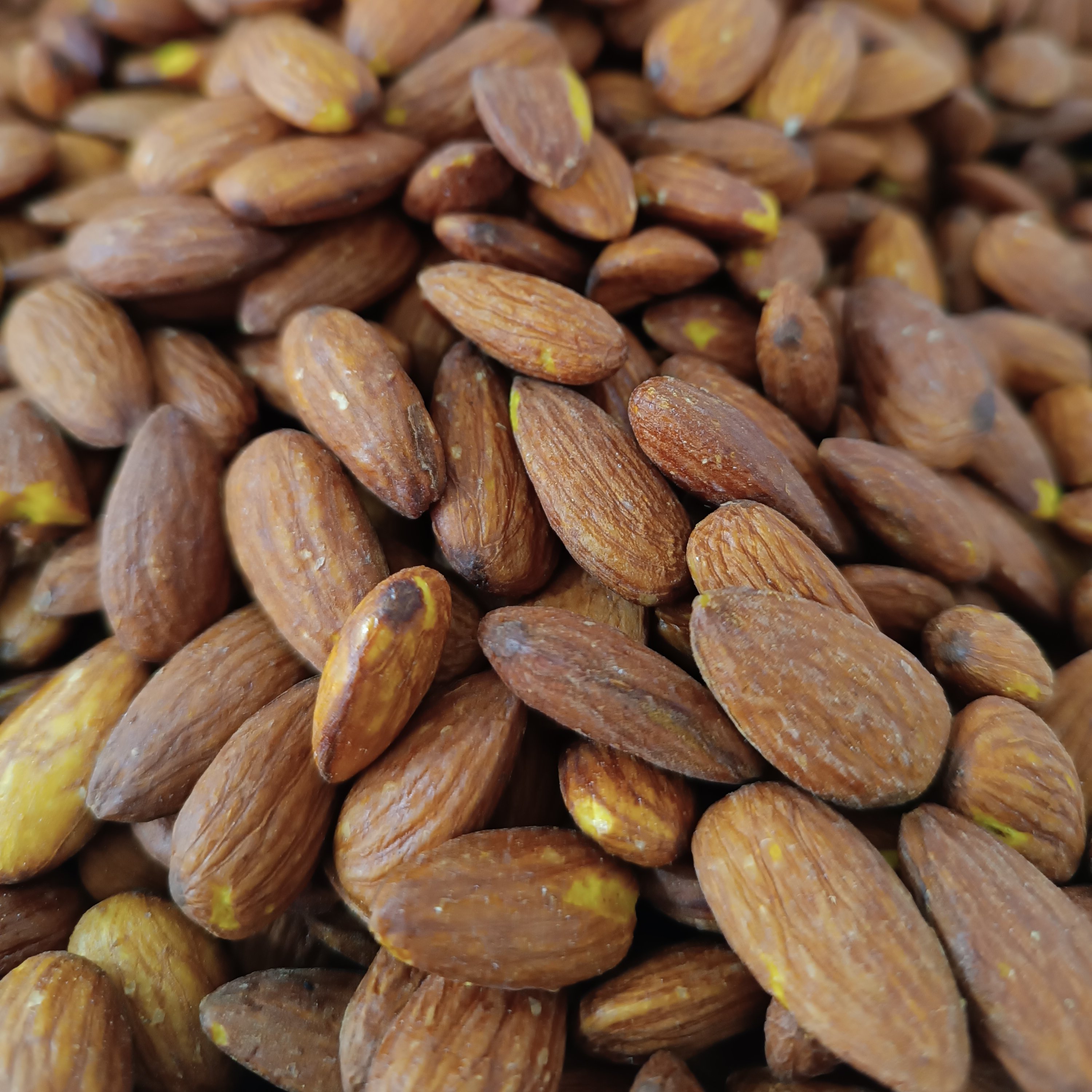 مغز بادام نمکی