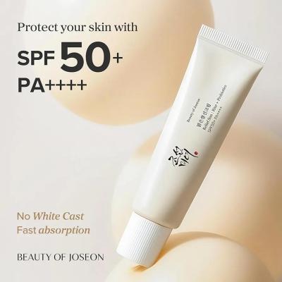 کرم ضد آفتاب بیوتی آف جوسان سبک و بی رنگ مناسب انواع پوست spf50