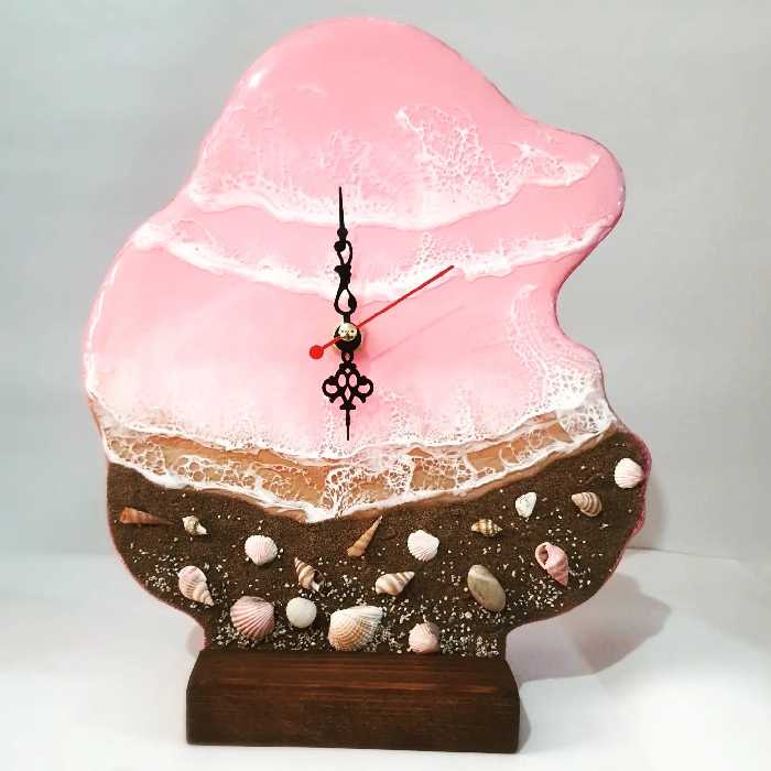 ساعت رومیزی رزینی طرح دریای صورتی