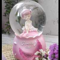 گوی پمپی دختر رمانتیک چراغدار و موزیکال 