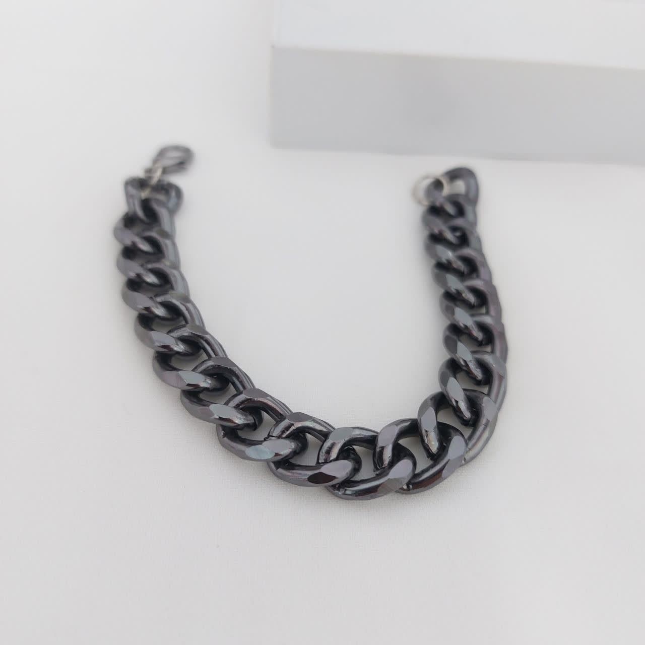 دستبند کد10974طرح طلا.رنگ ثابت.ضدحساسیت