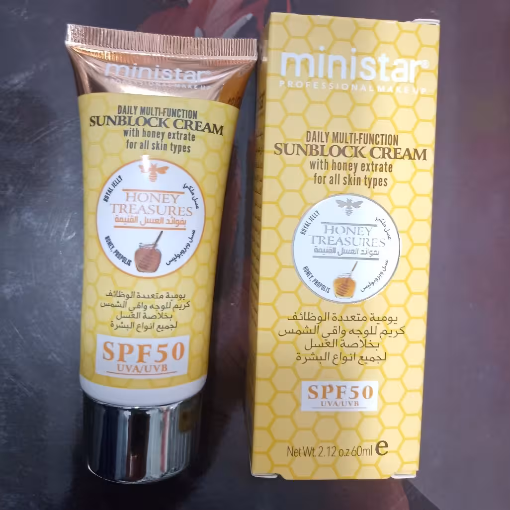 ضد آفتاب عسل مینستار.کاملا طبیعی .با spf50درصد .حاوی رنگ دانه از روشن تا بژ  تیره.دارای چهار رنگ عالی