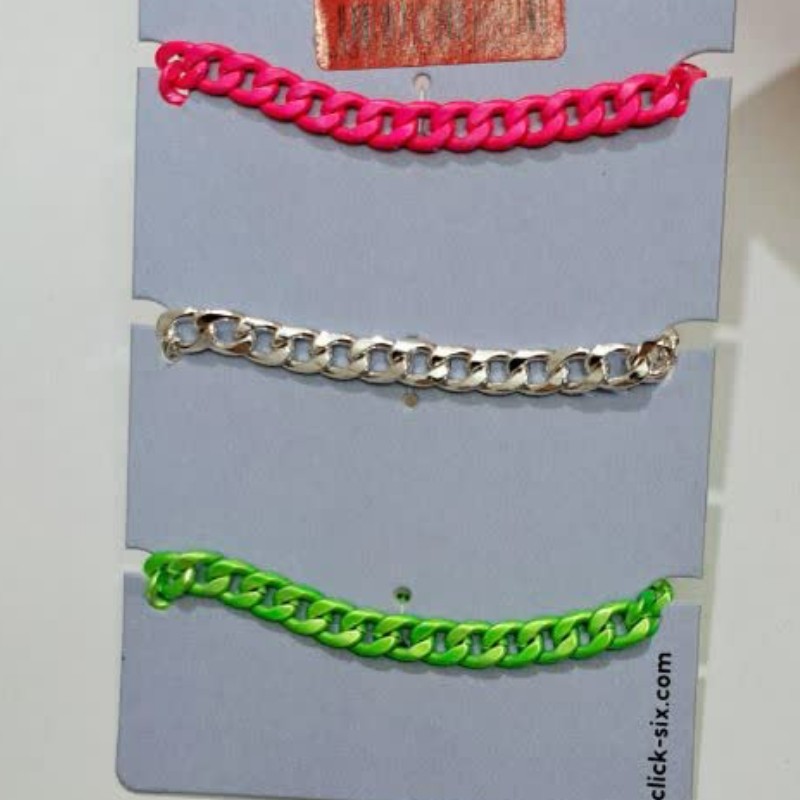 دستبند کارتیه پک سه عددی تمام سه تا دستبند ها باهم وارداتی و بارکد اسکن دار زنانه و دخترانه بسیار شیک و مناسب هدیه 