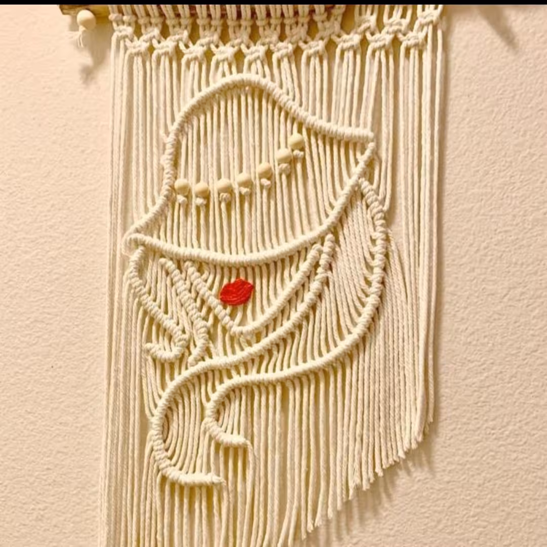 دیوارکوب مکرومه طرح دختر