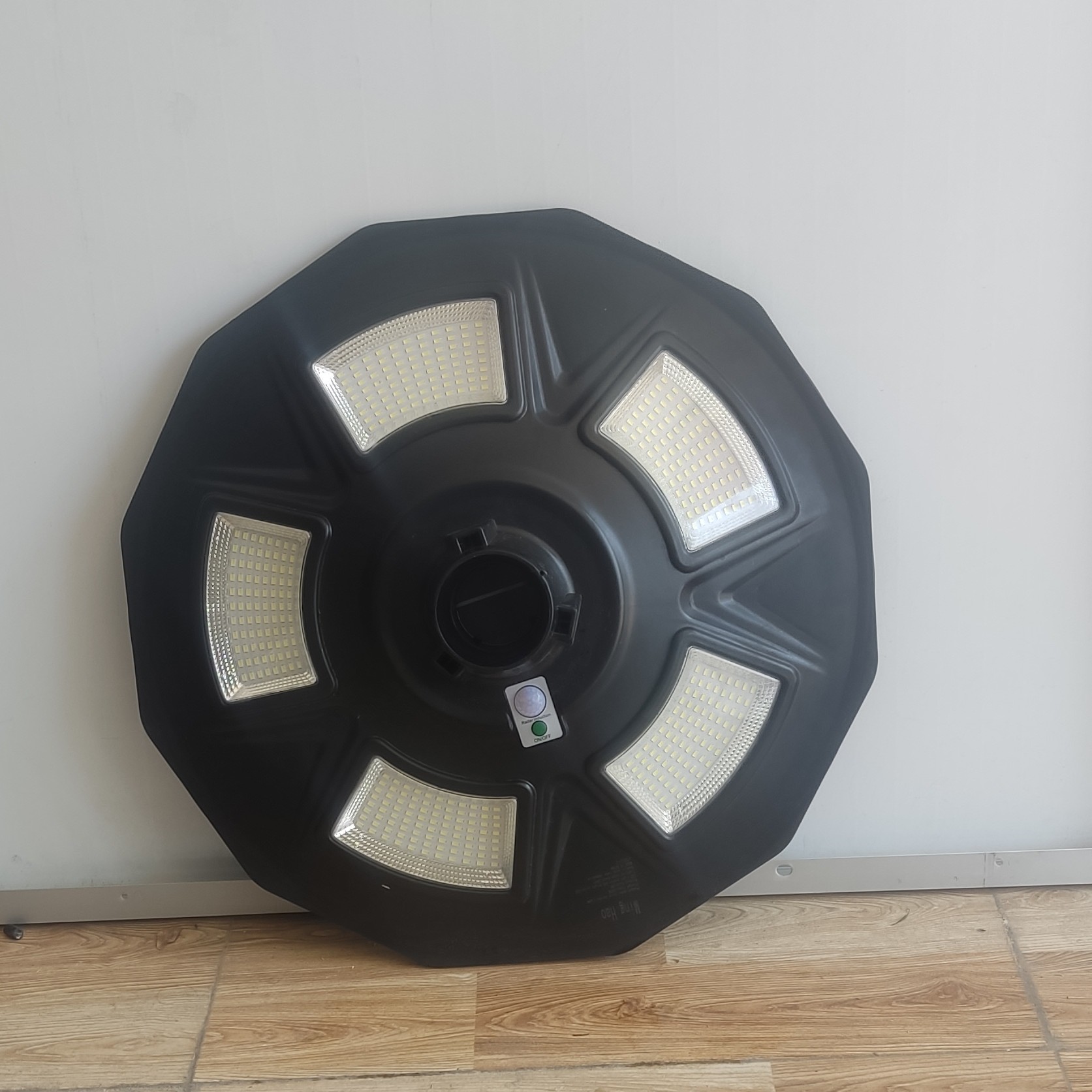 چراغ خورشیدی مدل پارکی(باغچه ای)