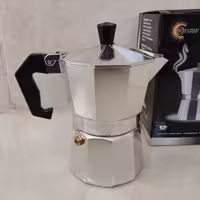 قهوه ساز سه کاپ مارک PREMIUM.  قهوه ساز  موکاپات  ارتفاع 12سانت و قطر 9سانت . قهوه جوش . اسپرسو ساز 