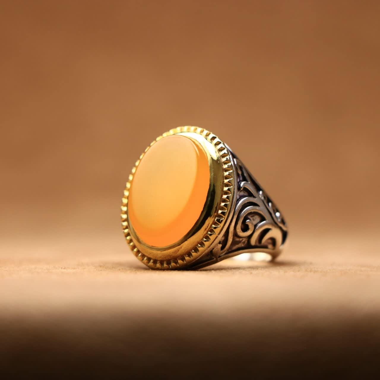 انگشتر نقره مردانه عقیق زرد شرف الشمس با (رکاب طرح اسپرت 031)