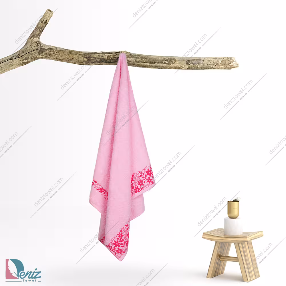 حوله استخری طرح لاو رنگ صورتی روشن