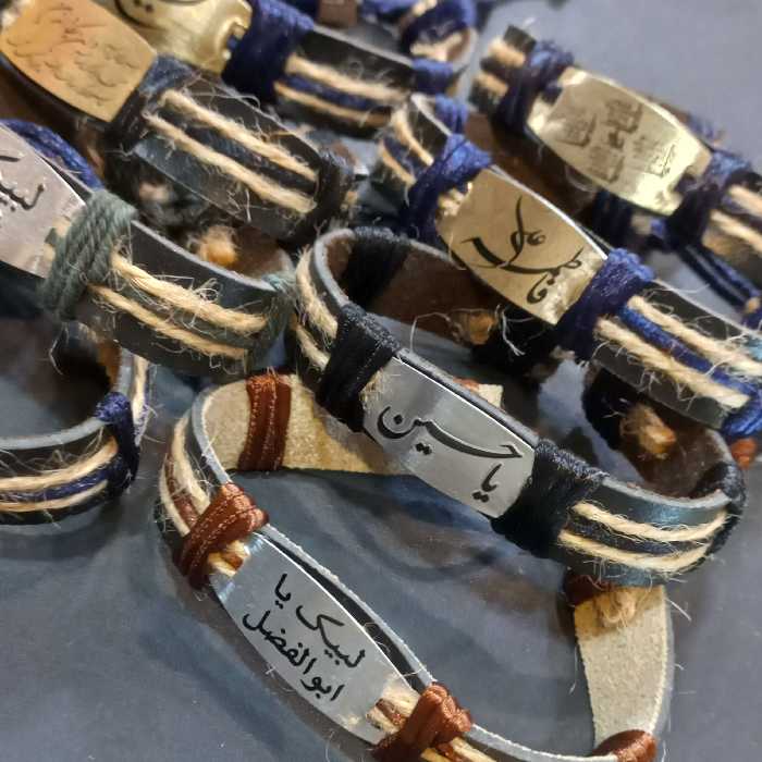 دستبند طرح چرمی اسپورت ( قابل تنظیم) فروش بصورت عمده حداقل تعداد سفارش 12عدد فروش بصورت رندوم قاطی