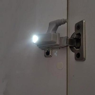 لامپ داخل کابینت