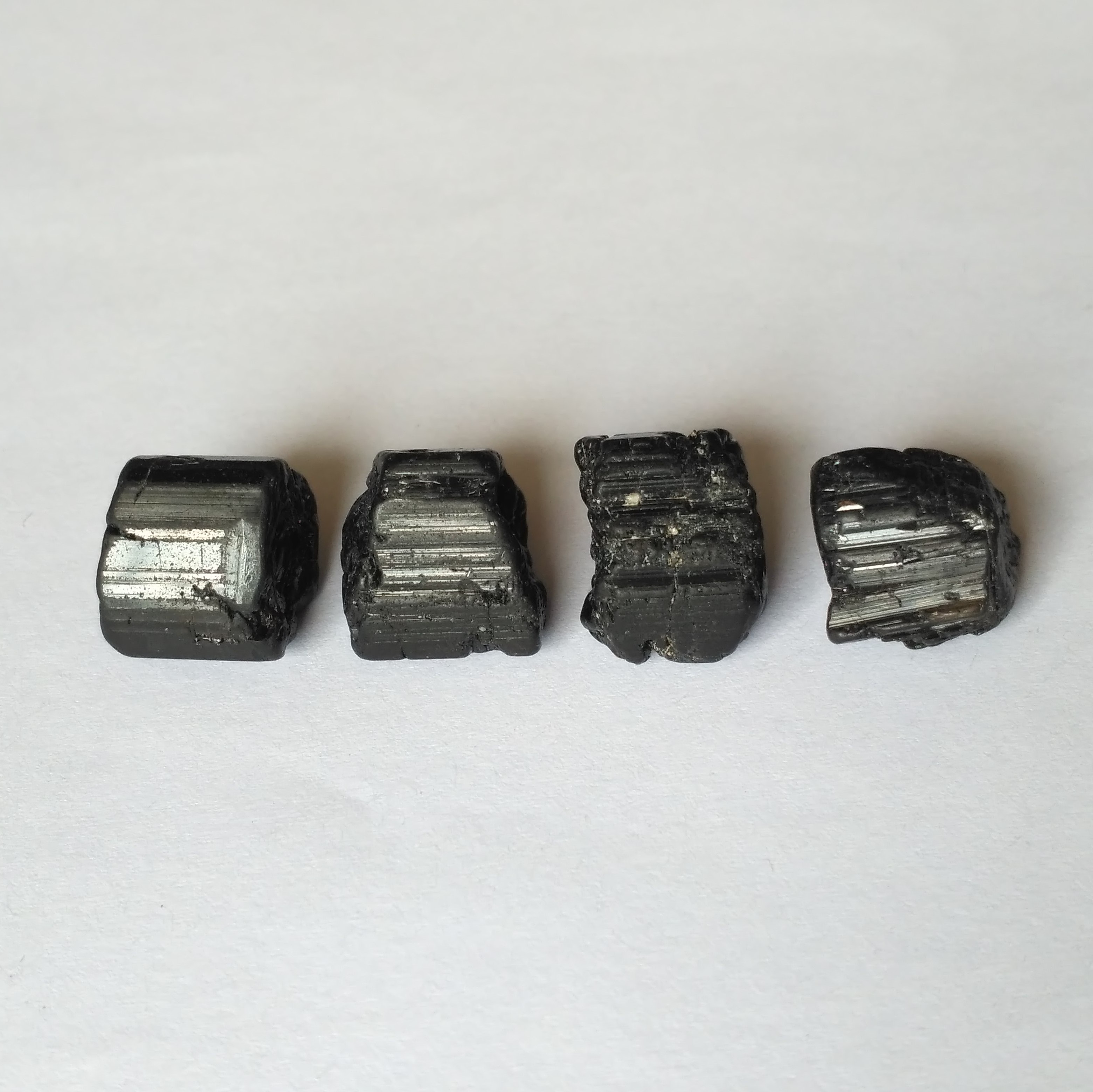 سنگ تورمالین سیاه    (کد571)