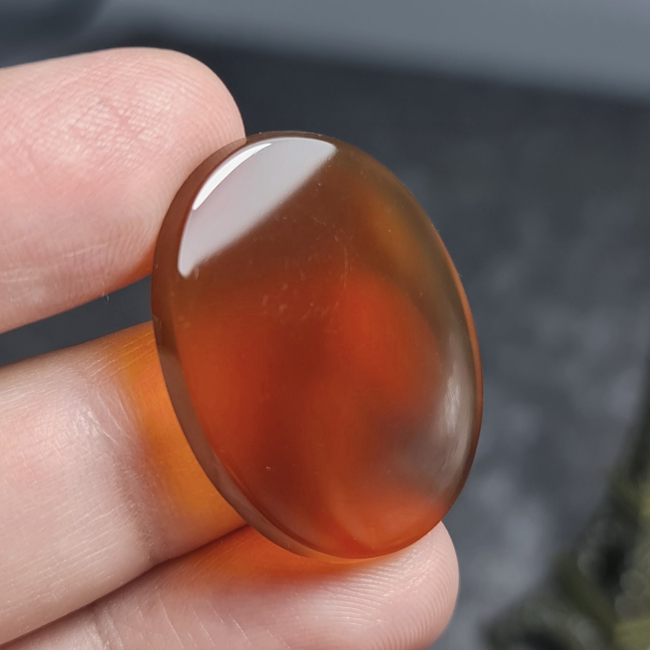 نگین درشت زیبای سنگ عقیق خوشرنگ خراسانی اصل معدنی
کد 26563