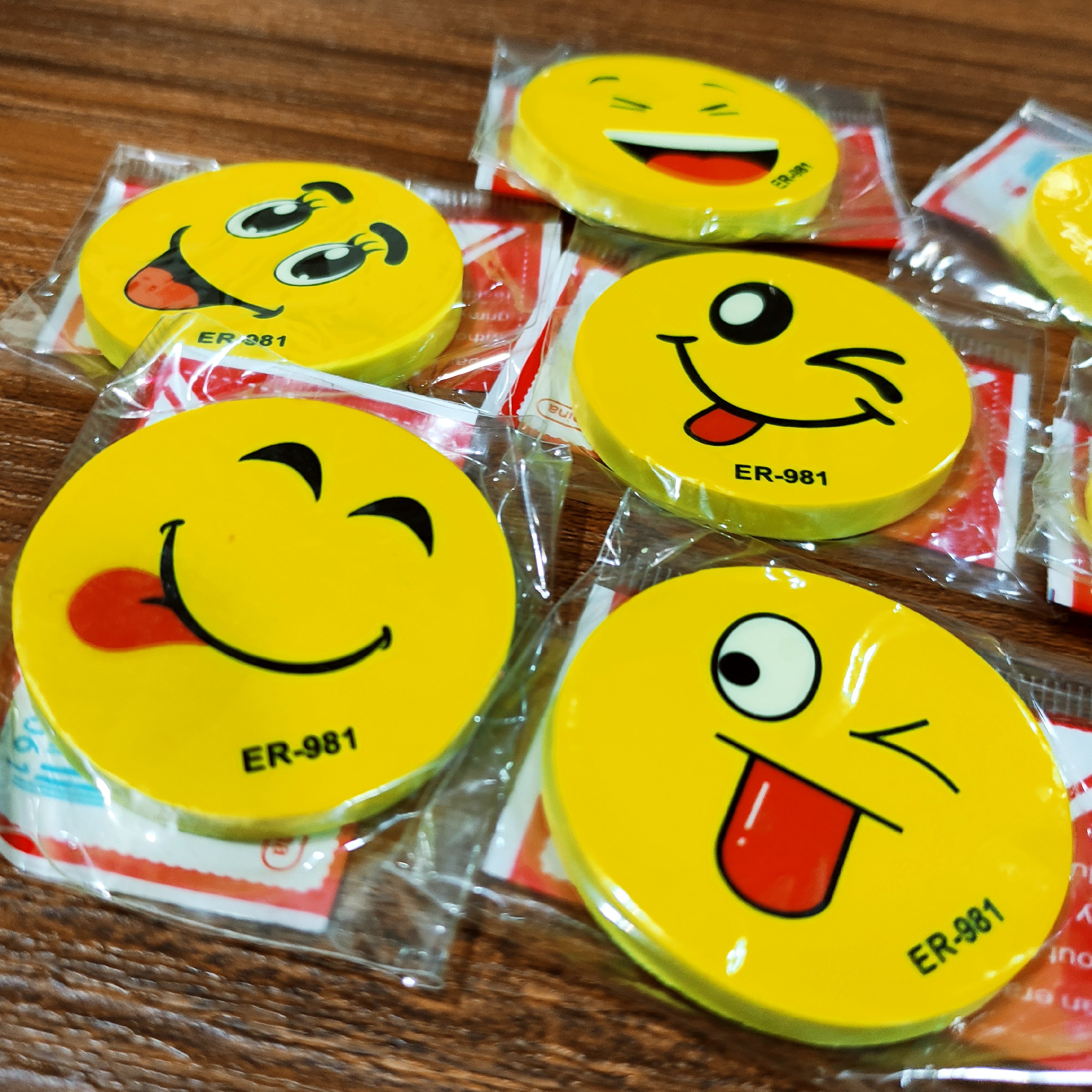 پاک کن فانتزی طرح استیکر