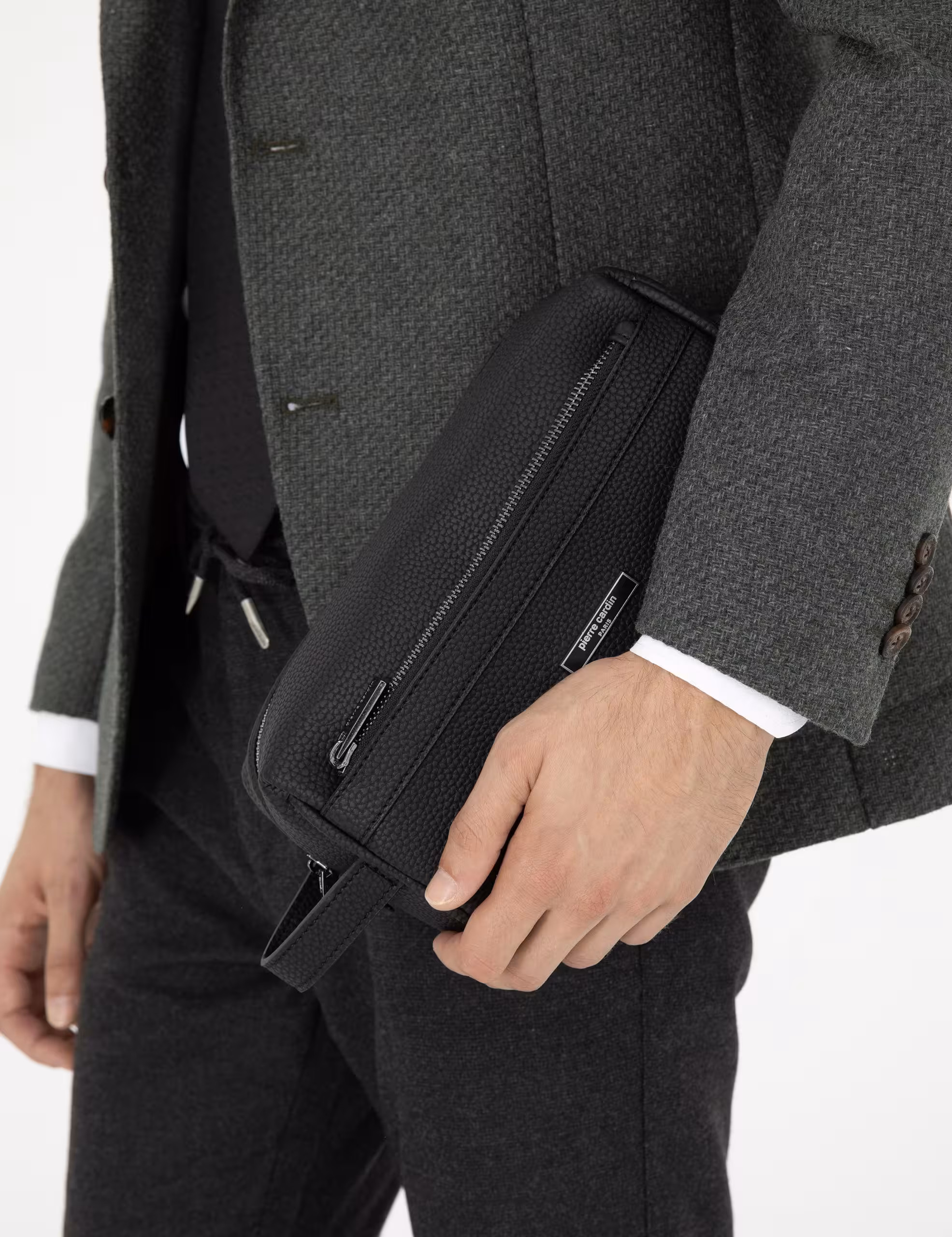 کیف مردانه مشکی پیرکاردین - فروشگاه لباس شهرمون