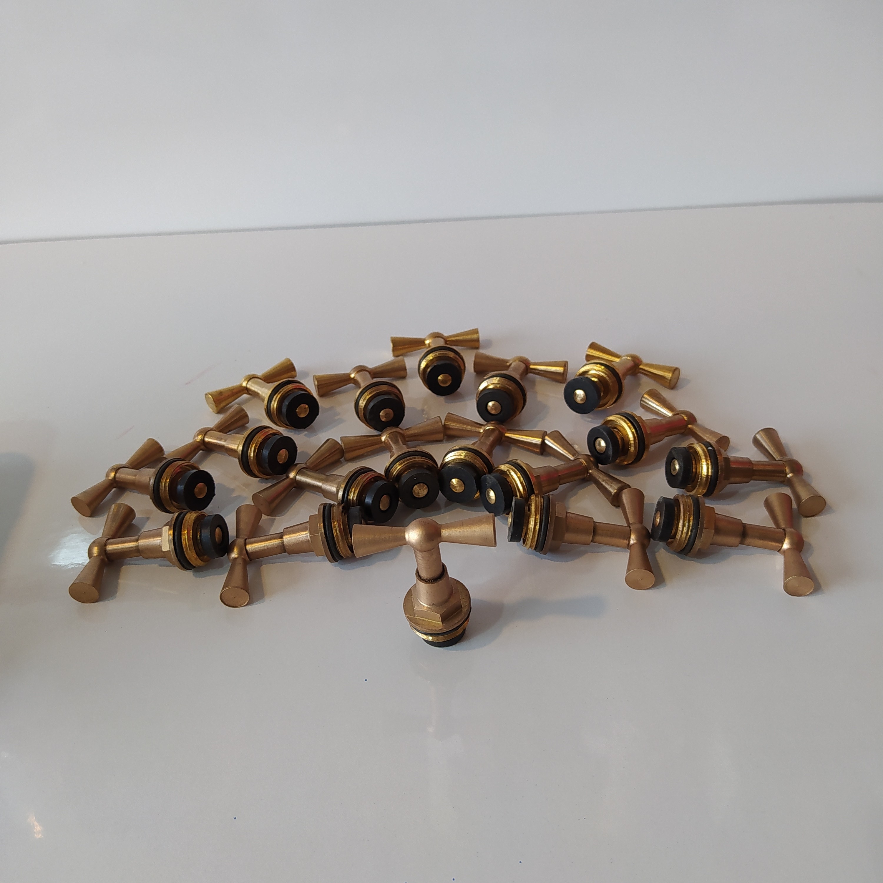 بالاتنه  شیر  برنجی  ولومی طلایی حیاطی 