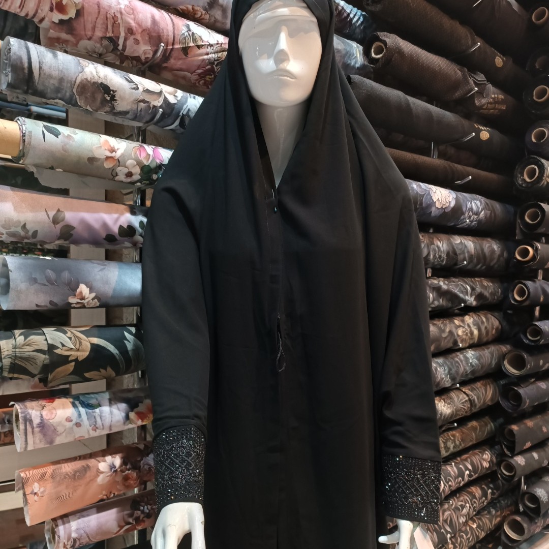 چادر دانش جویی ساده و نگین دار با جنس کرپ درجه 1
