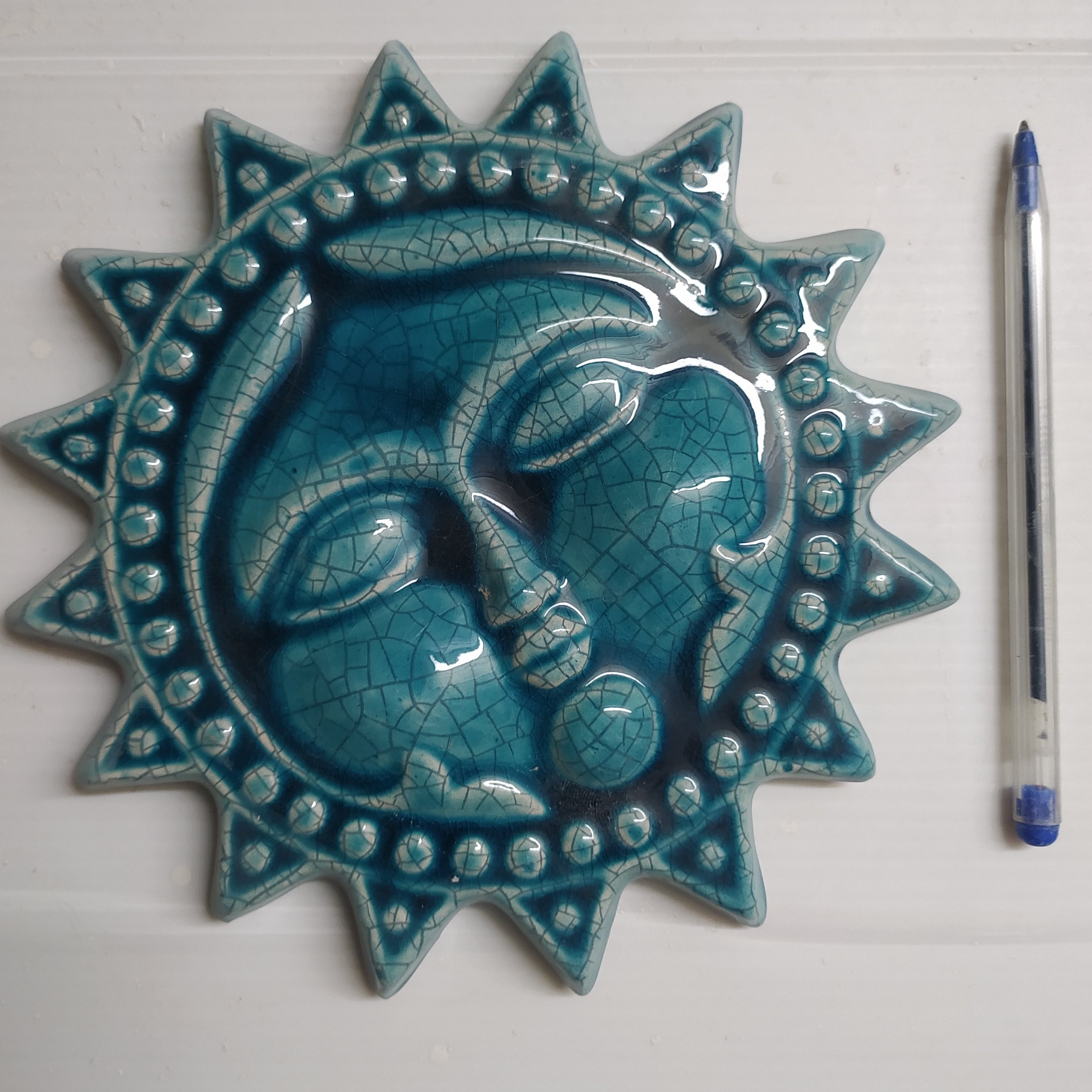 خورشید خانم بدون قاب