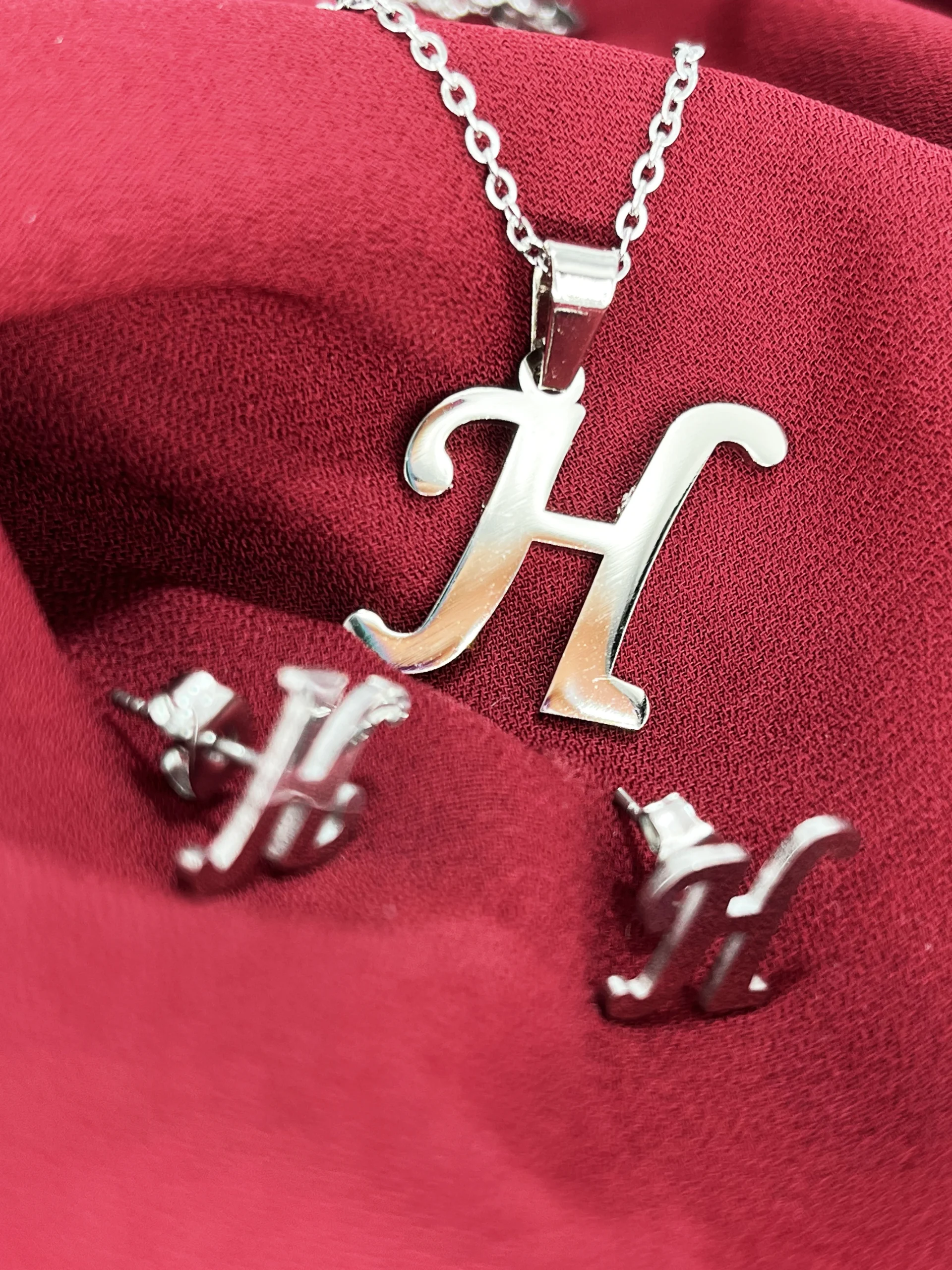 نیم ست (گردنبند و گوشواره) حرف H