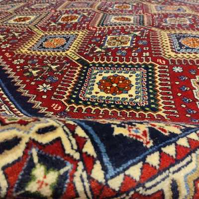 فرش دستباف سه و نیم متری طرح لوزی مدل AA178