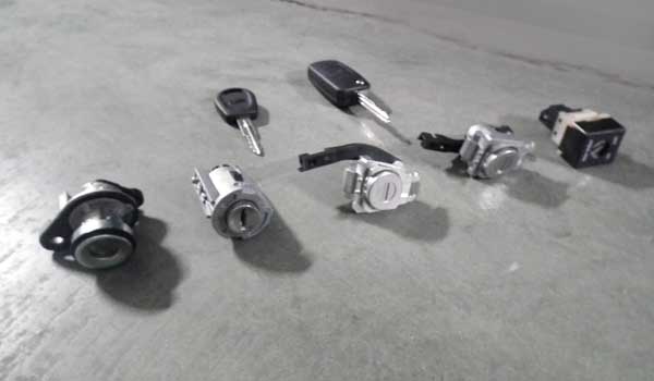 مجموعه كامل سوئيچ درب ها ام وی ام 530 چین یدک مرکزی - خرید لوازم یدکی خودروهای چینی - لوازم یدکی خودروهای کره ای - لوازم یدکی خودروهای ژاپنی - کف قیمت بازار - ارسال سریع به سراسر ایران