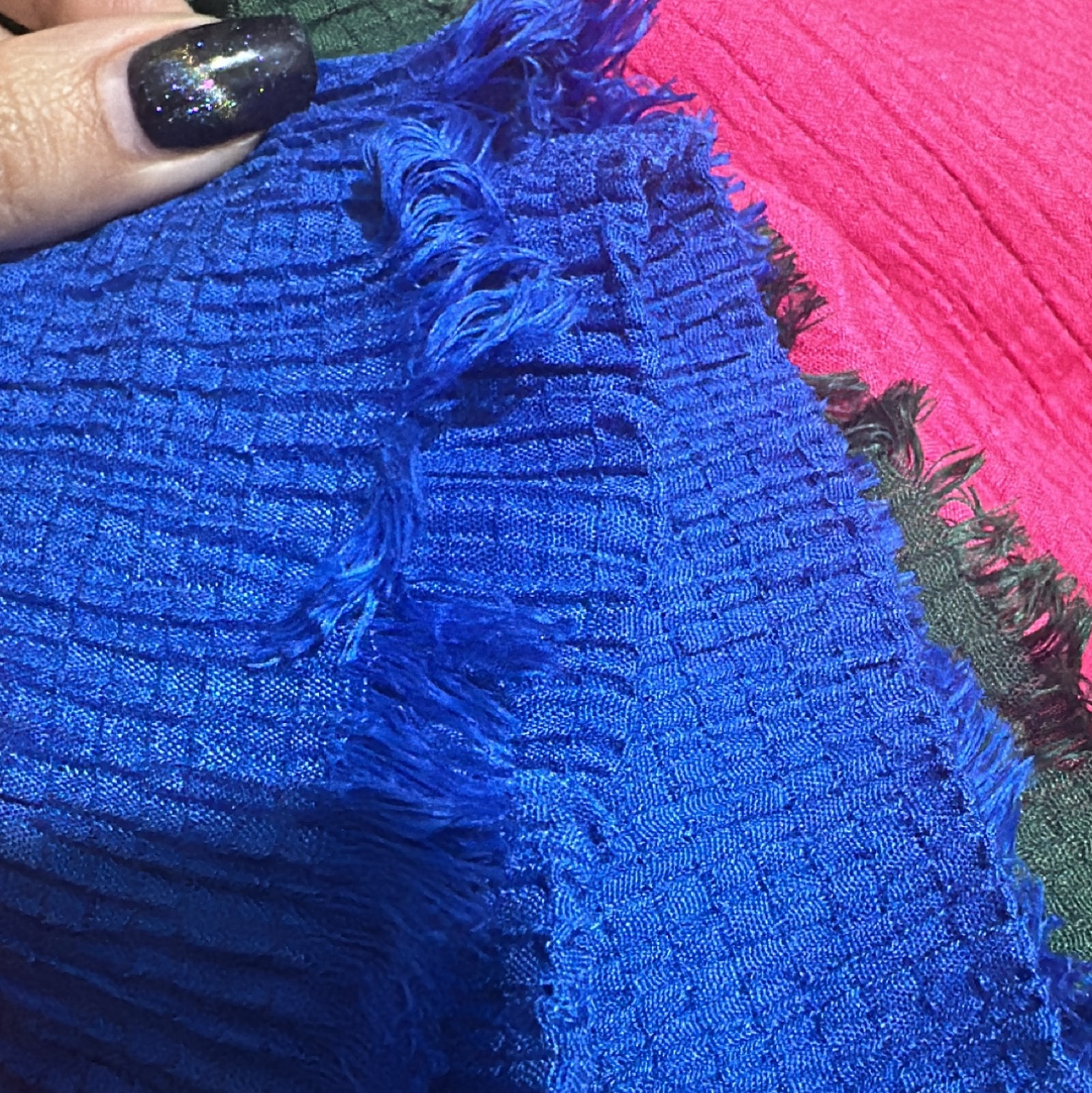 شال پفکی دور ریش رنگ ابی کاربنی