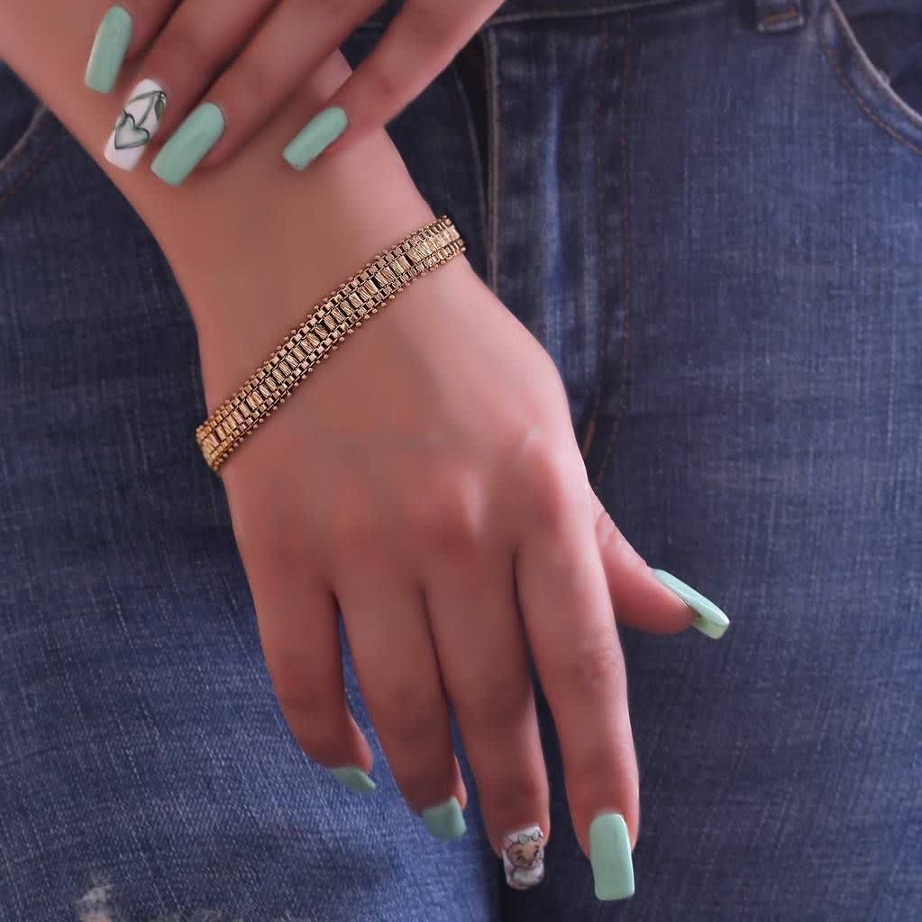 دستبند کد11715برند ژوپینگxuping.نگین اتمی.آبکاری طلا.رنگ ثابت.ضدحساسیت