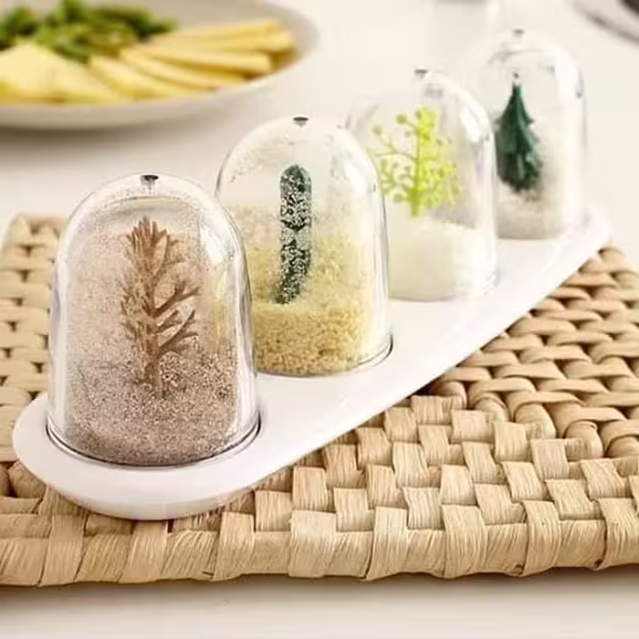 جا ادویه چهار فصل دارای 4 ادویه پاش ویک استند وهر کدام نماد یک فصل