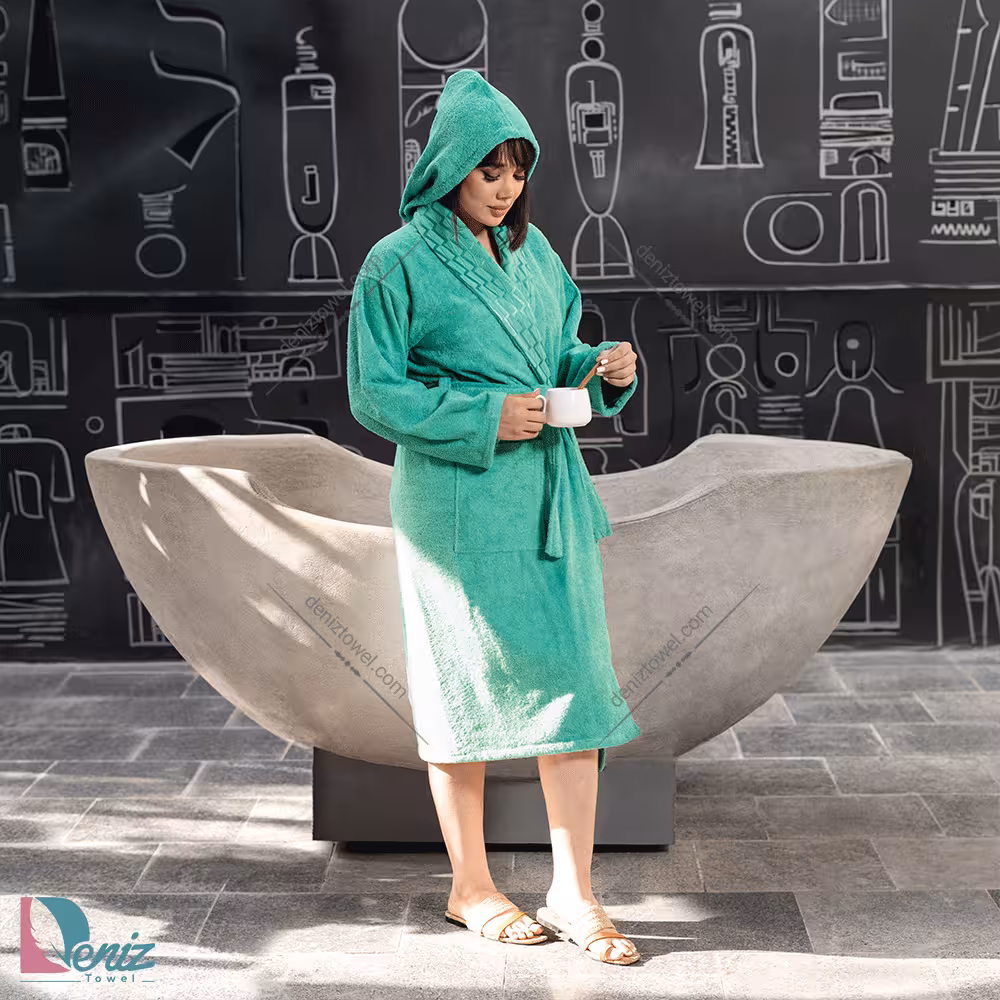 حوله تن پوش آرام رنگ سبز زمردی