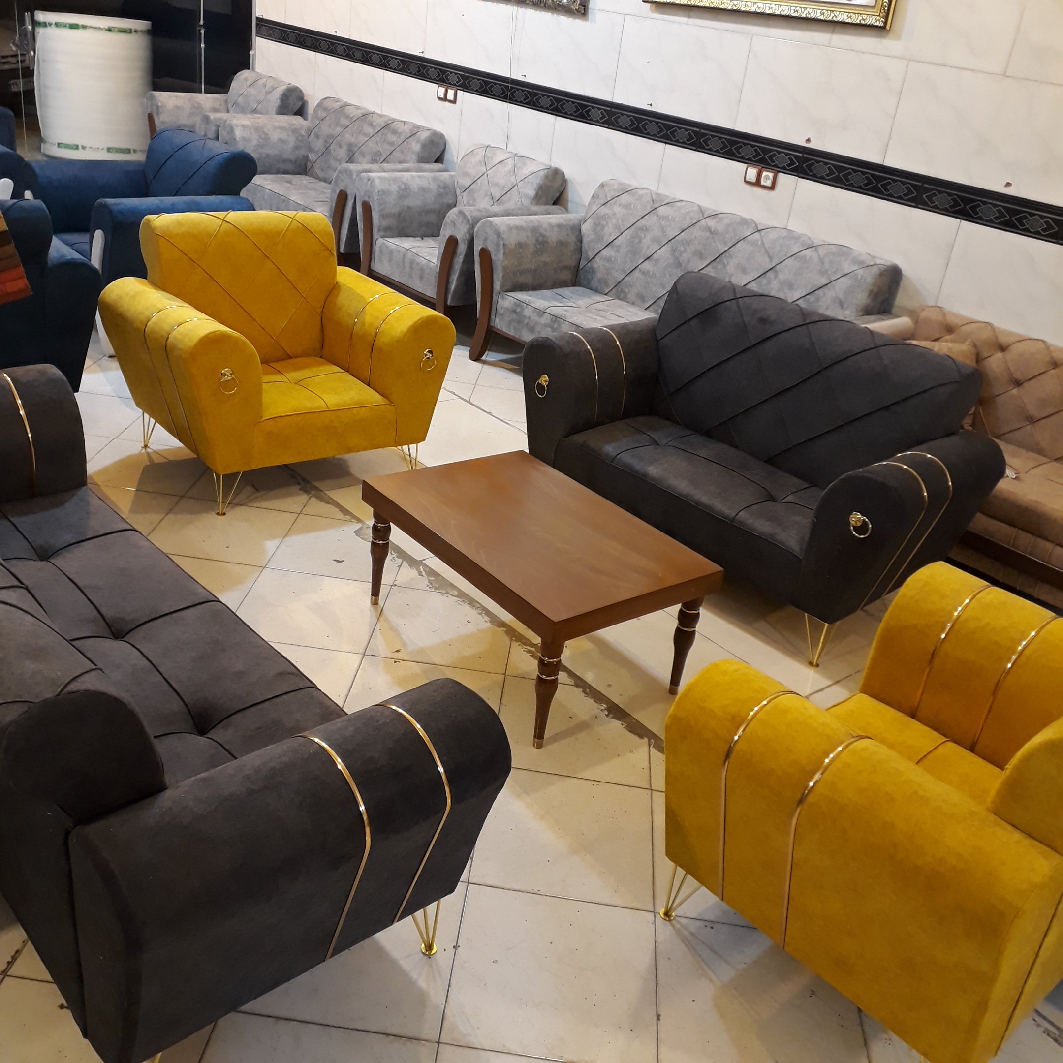 مبل اسکارلت راحتی آنتیک